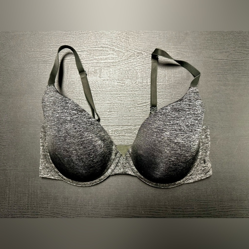 Like New Victoria’s Secret Uplift Semi/demi bra size 36D